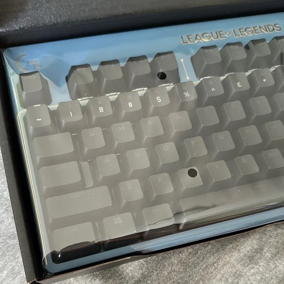 Logitech G Pro League of Legends Keyboard - Picture 5 of 9